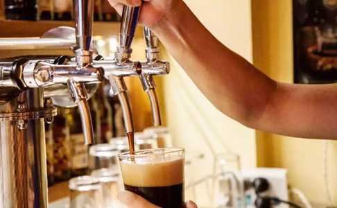 精酿啤酒、工业啤酒、生啤鲜啤原浆熟啤扎啤，你喝的啤酒是什么？